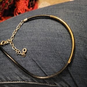 Elegant Black and Gold Necklace